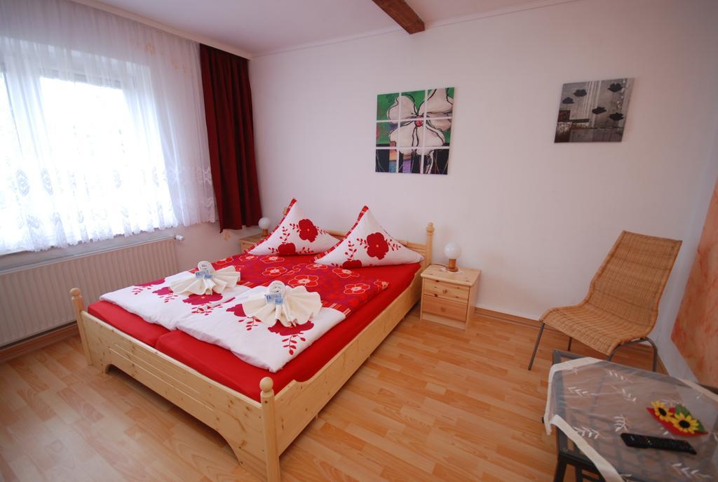 Landpension Bielatal - Raum Habitación foto