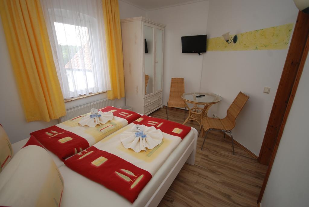 Landpension Bielatal - Raum Habitación foto